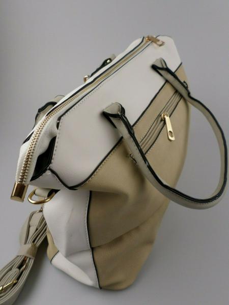 Nicole Brown: Schöne Handtasche mit Zierschloss